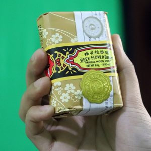 Bee & Flower Sandalwood Soap – Natural Brightening & Acne Care | 81g